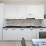 Silver Dream Cornelia, Elegant Apt With Car Park