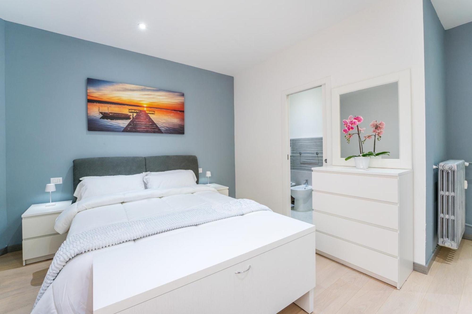 Apartment Silver Dream Cornelia, Elegant With Car Park Rom